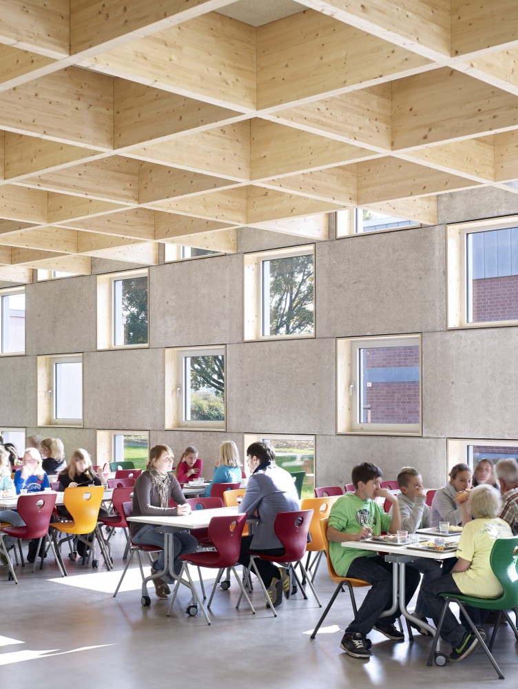 Salmtal Secondary School Canteen / SpreierTrenner Architekten
