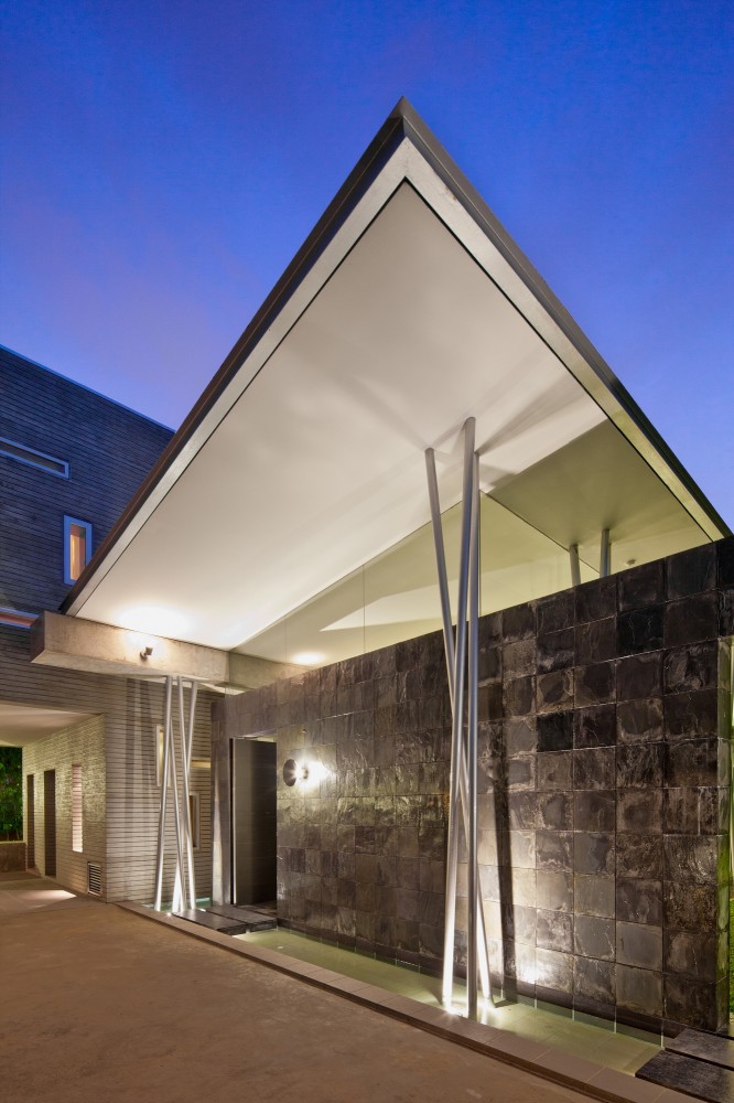 Kiarong House / Moh Hack & Partners