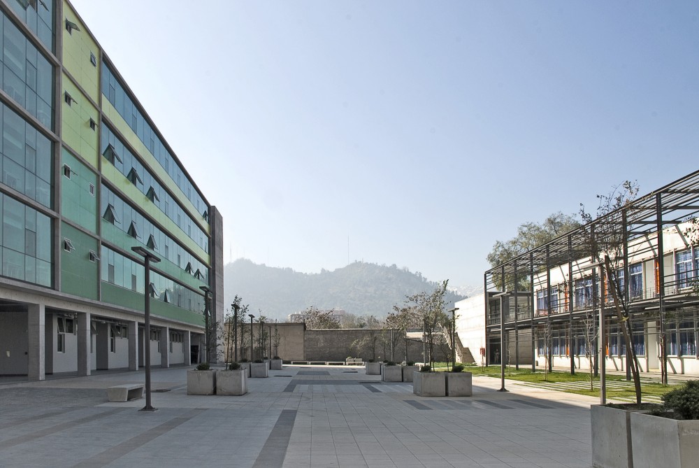Chemical and Pharmaceutical Sciences Faculty Concentration / FJL + Desarrollo Integral de Proyectos