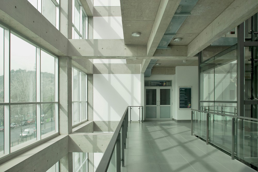 Chemical and Pharmaceutical Sciences Faculty Concentration / FJL + Desarrollo Integral de Proyectos