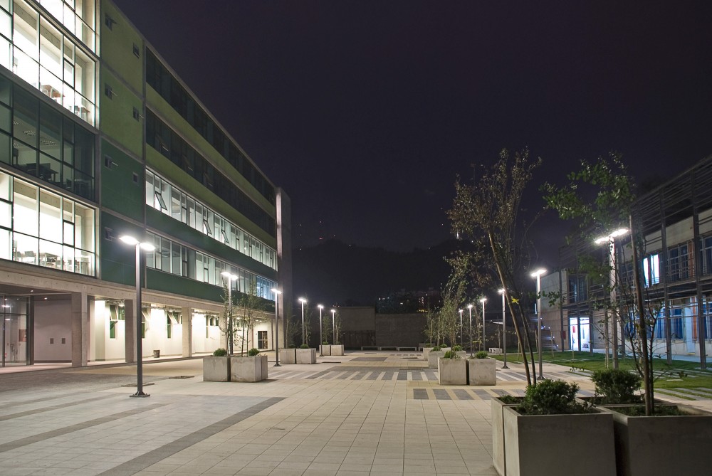 Chemical and Pharmaceutical Sciences Faculty Concentration / FJL + Desarrollo Integral de Proyectos