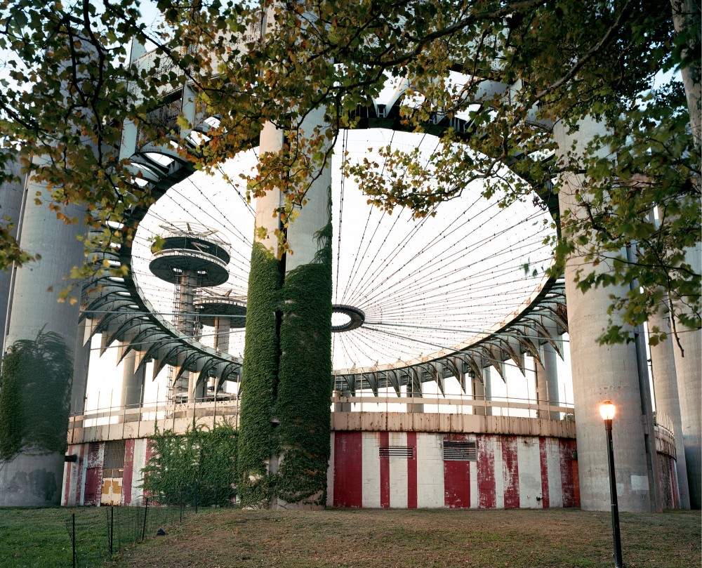 Photography: When World Fairs End / Jade Doskow