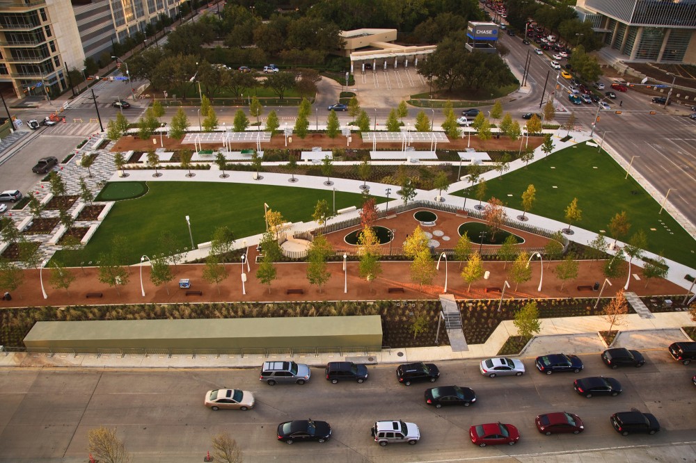 Klyde Warren Park / The Office of James Burnett
