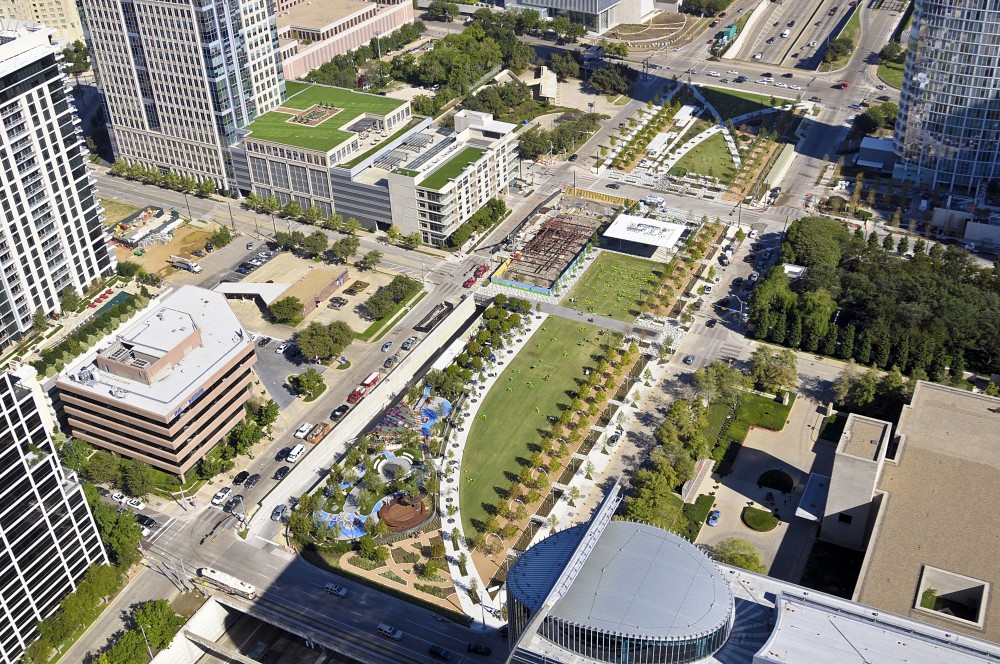 Klyde Warren Park / The Office of James Burnett