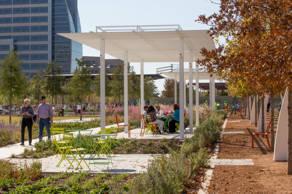Klyde Warren Park / The Office of James Burnett
