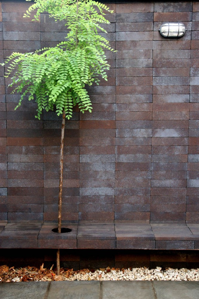 Brick Pattern House / Alireza Mashhadmirza