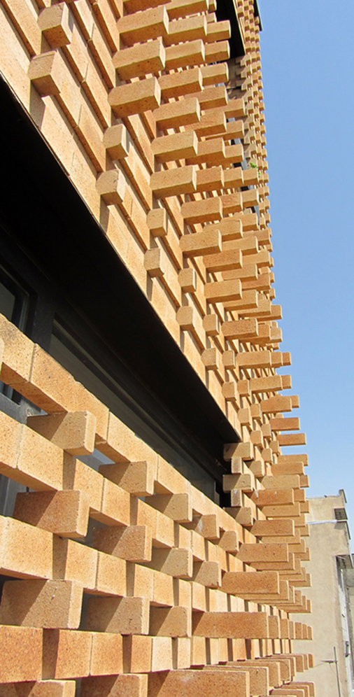 Brick Pattern House / Alireza Mashhadmirza