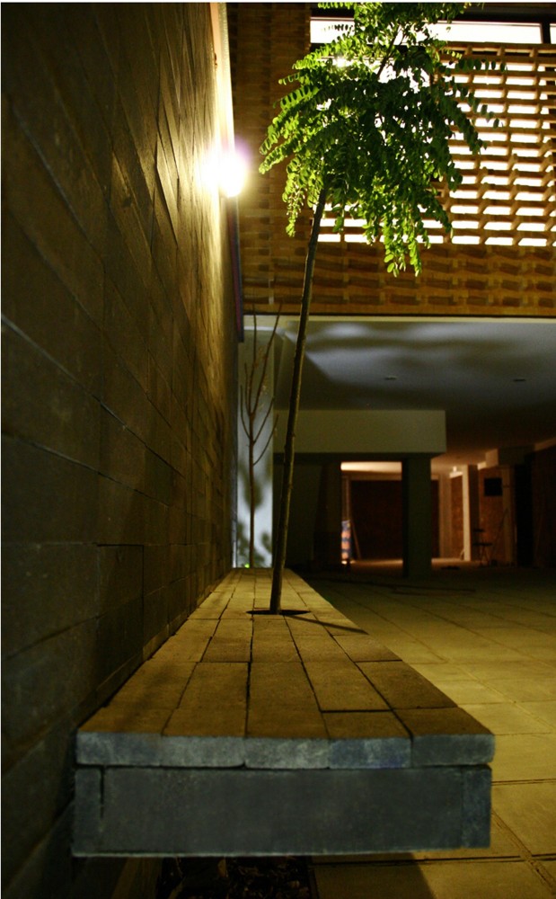 Brick Pattern House / Alireza Mashhadmirza