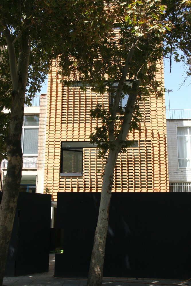 Brick Pattern House / Alireza Mashhadmirza