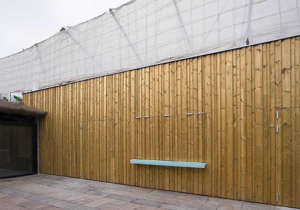 Multipurpose Hall Finca del Lomo / Equipo Olivares Arquitectos