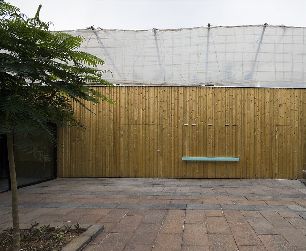 Multipurpose Hall Finca del Lomo / Equipo Olivares Arquitectos
