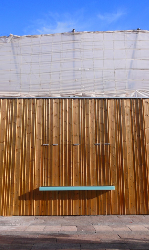 Multipurpose Hall Finca del Lomo / Equipo Olivares Arquitectos