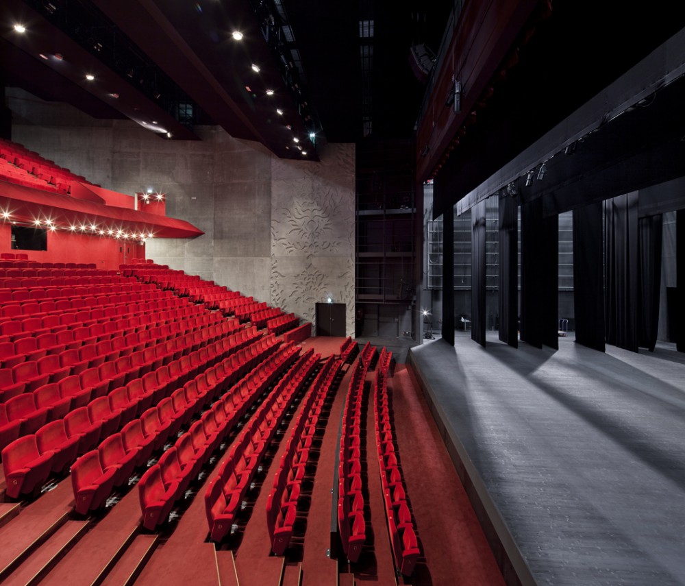 Saint-Nazaire Theatre / K-architectures