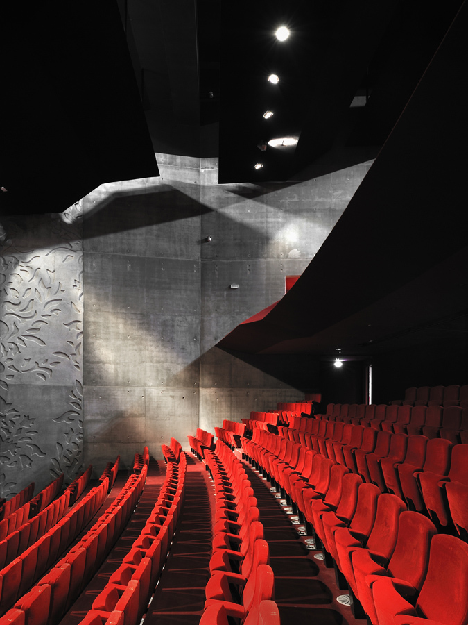 Saint-Nazaire Theatre / K-architectures