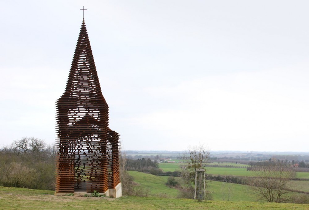 Reading Between the Lines / Gijs Van Vaerenbergh