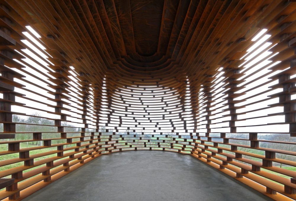 Reading Between the Lines / Gijs Van Vaerenbergh