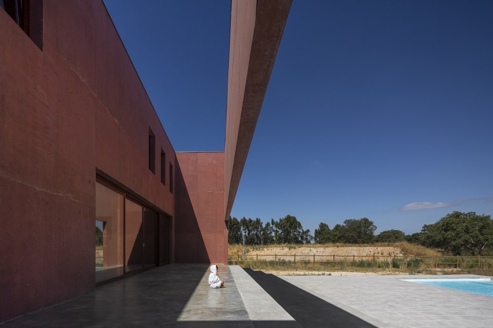 Three Courtyards House / Miguel Marcelino