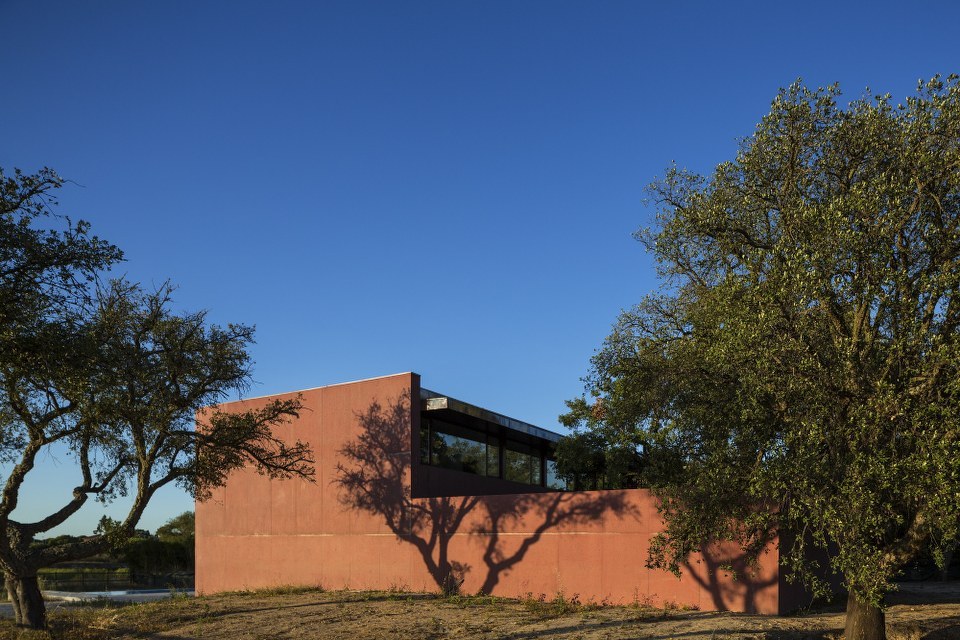 Three Courtyards House / Miguel Marcelino
