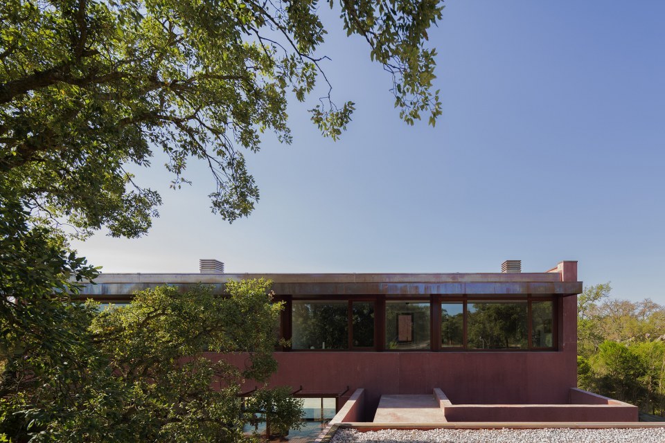 Three Courtyards House / Miguel Marcelino