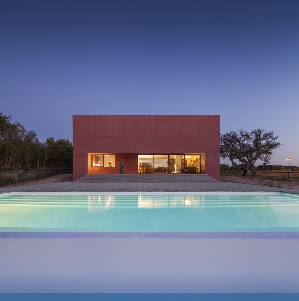 Three Courtyards House / Miguel Marcelino