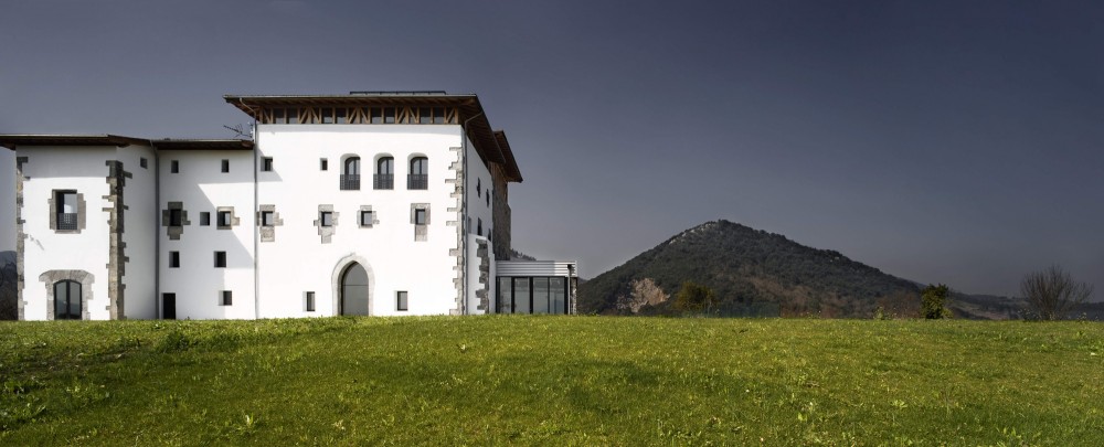 Torremadariaga Basque Biodiversity Centre / IA+B Arkitektura Taldea