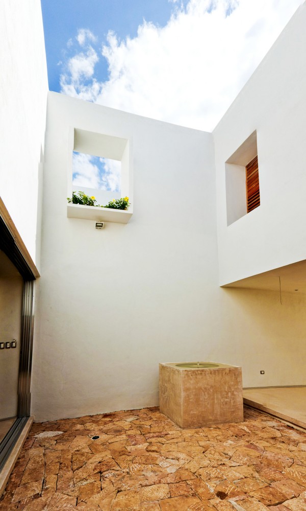 Montebello 332 / Jorge Bolio Arquitectura