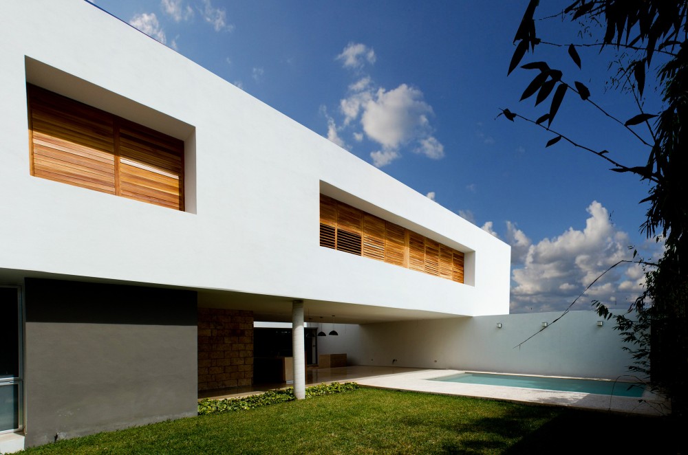 Montebello 332 / Jorge Bolio Arquitectura