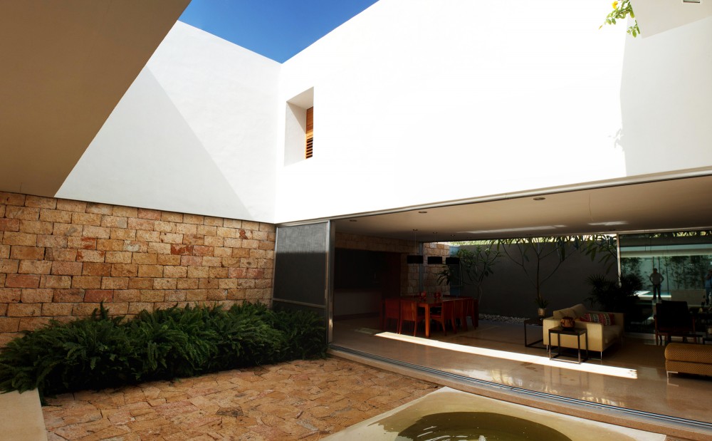 Montebello 332 / Jorge Bolio Arquitectura