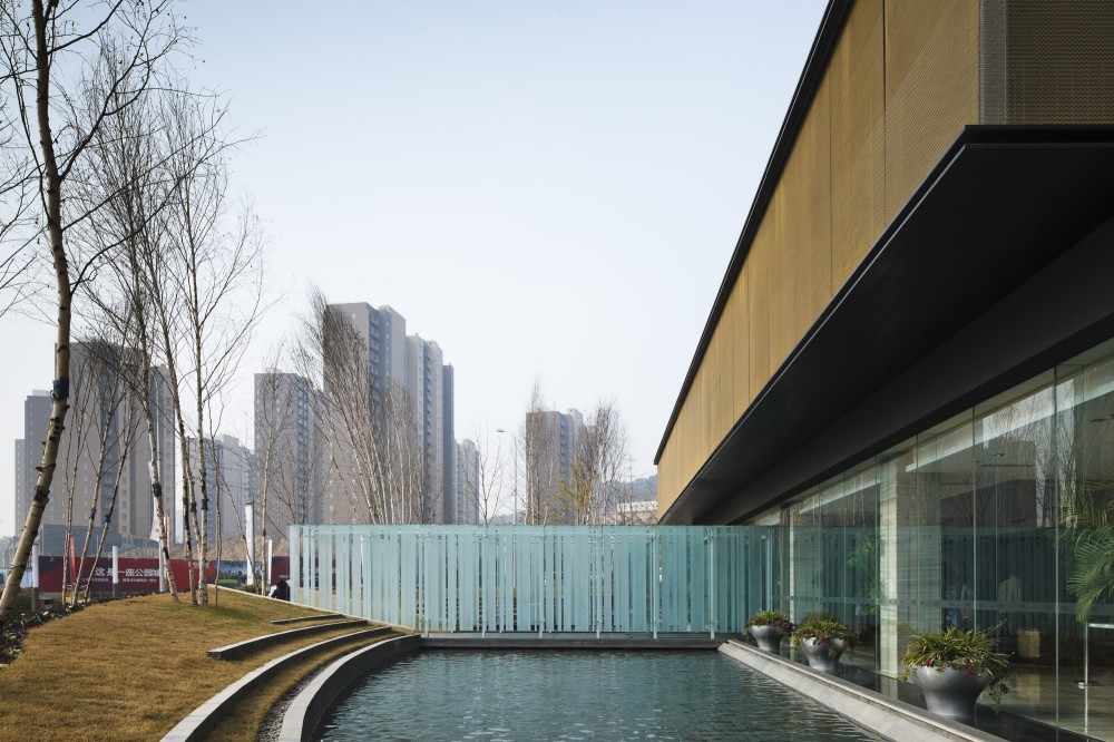 Qingtao Marketing Center / Tsushima Design Studio