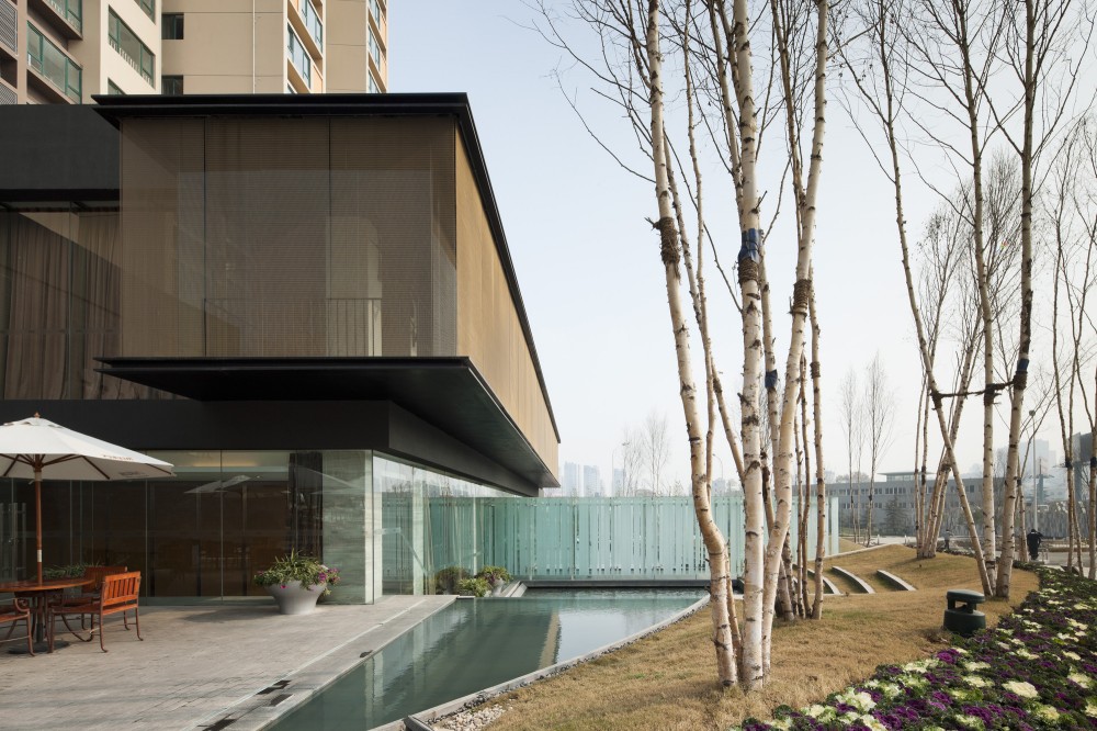 Qingtao Marketing Center / Tsushima Design Studio