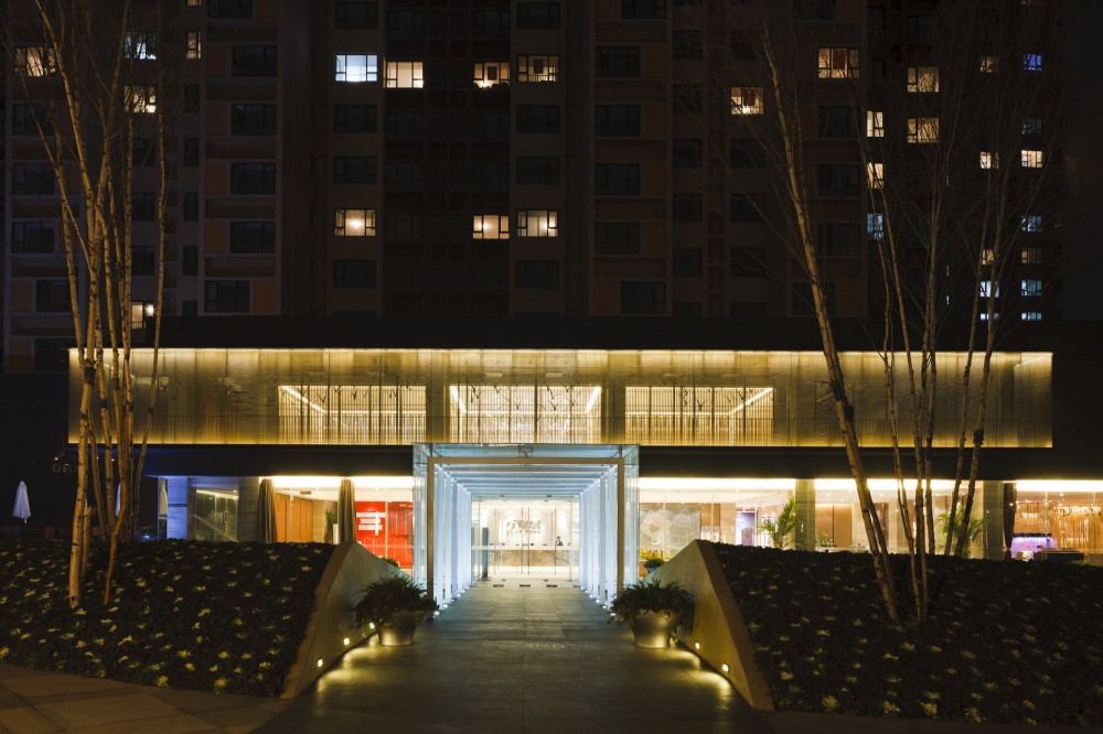 Qingtao Marketing Center / Tsushima Design Studio