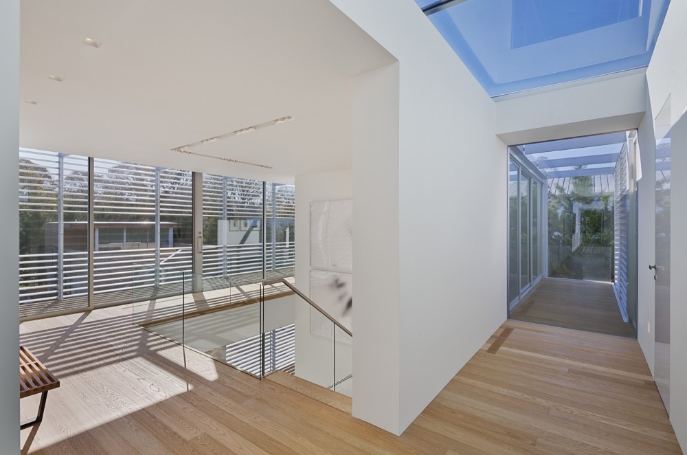 The Bay House / Roger Ferris + Partners