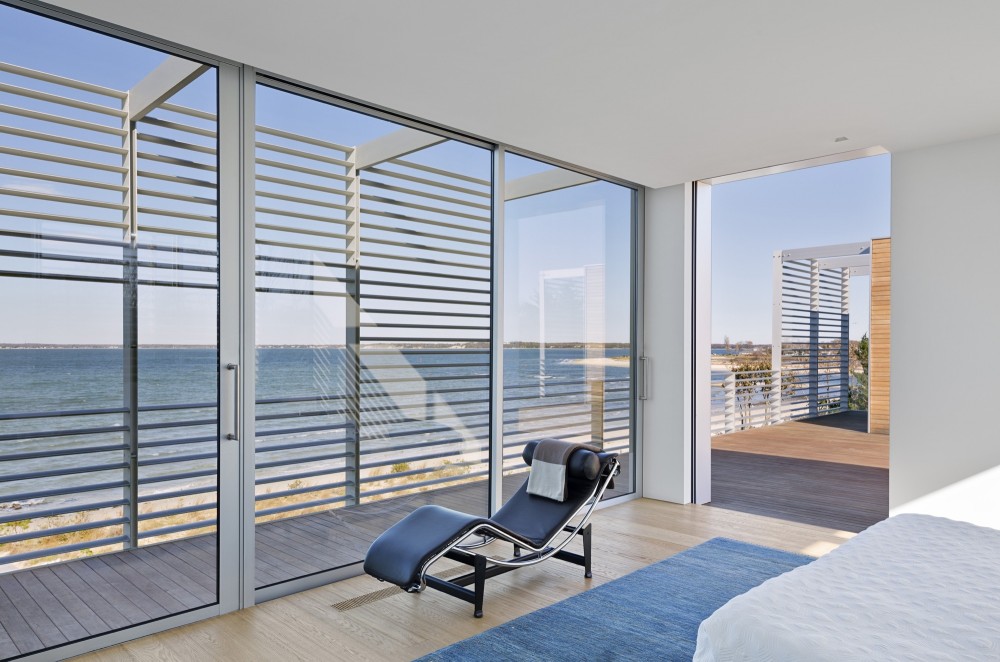 The Bay House / Roger Ferris + Partners