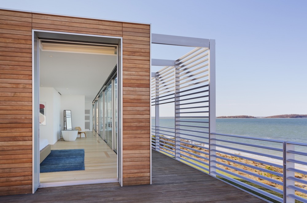 The Bay House / Roger Ferris + Partners