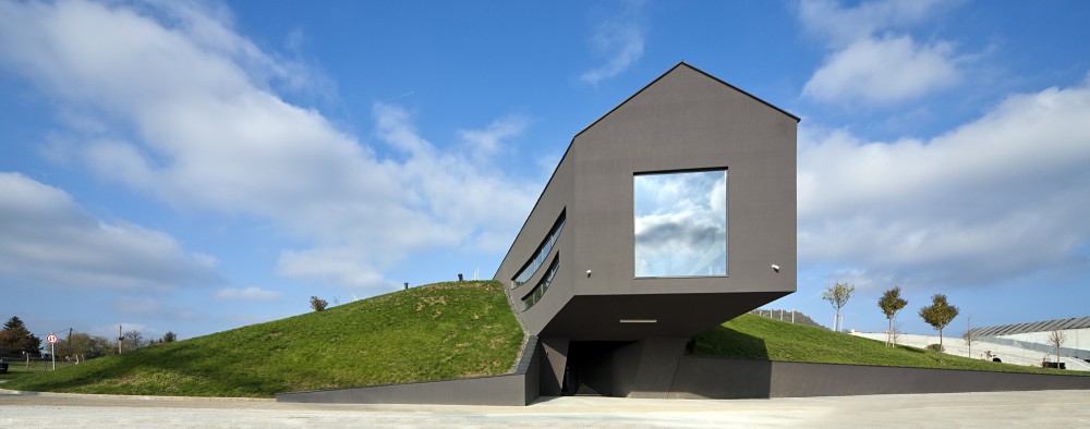 Somlo Winery Complex / Ekler Architect