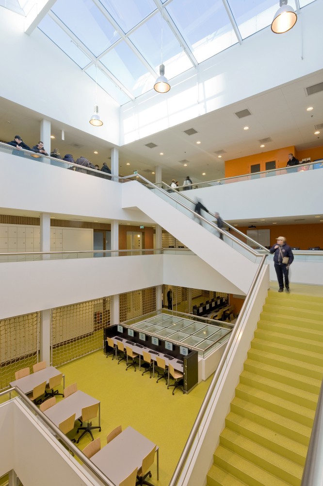 Shipping and Transport College / DP6