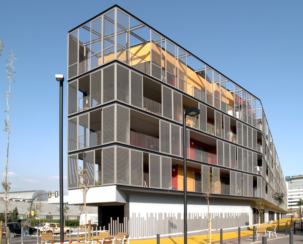 60 Dwellings Appartment Block for Fira 2000 / ONL Arquitectura