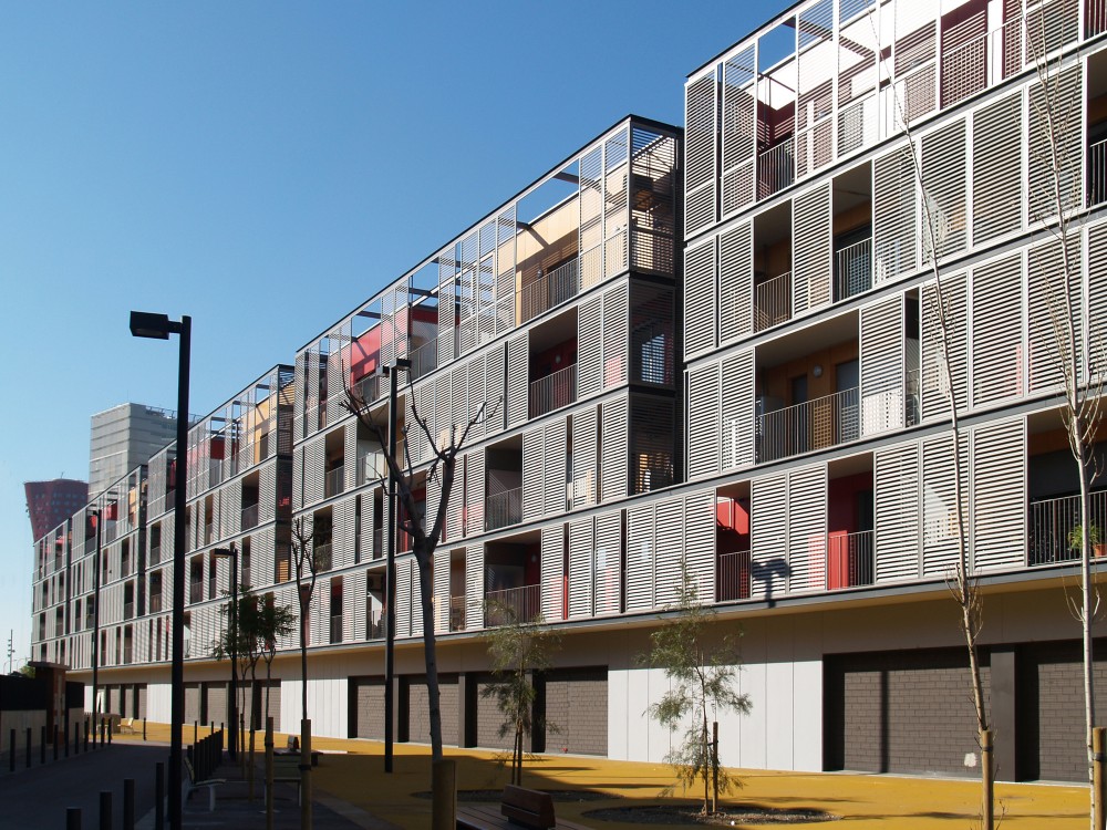 60 Dwellings Appartment Block for Fira 2000 / ONL Arquitectura