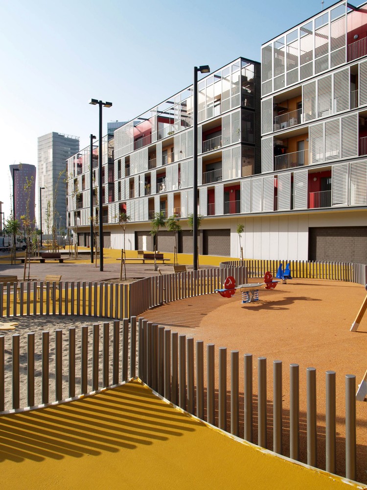 60 Dwellings Appartment Block for Fira 2000 / ONL Arquitectura