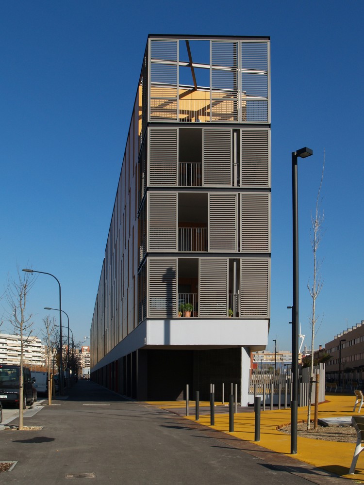 60 Dwellings Appartment Block for Fira 2000 / ONL Arquitectura