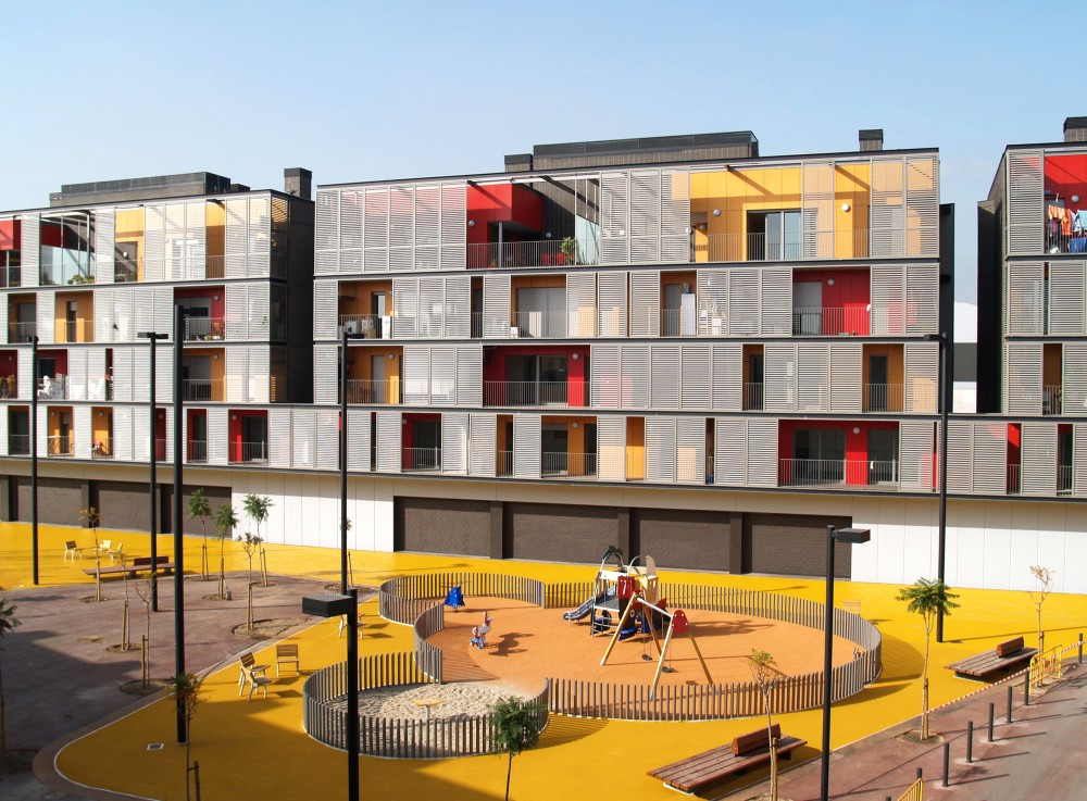 60 Dwellings Appartment Block for Fira 2000 / ONL Arquitectura