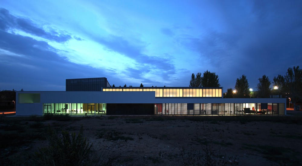 Extension and Renovation Works at the Social Center Mirasol / ONL Arquitectura