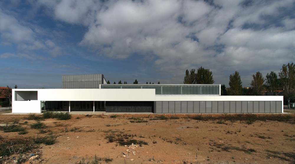 Extension and Renovation Works at the Social Center Mirasol / ONL Arquitectura