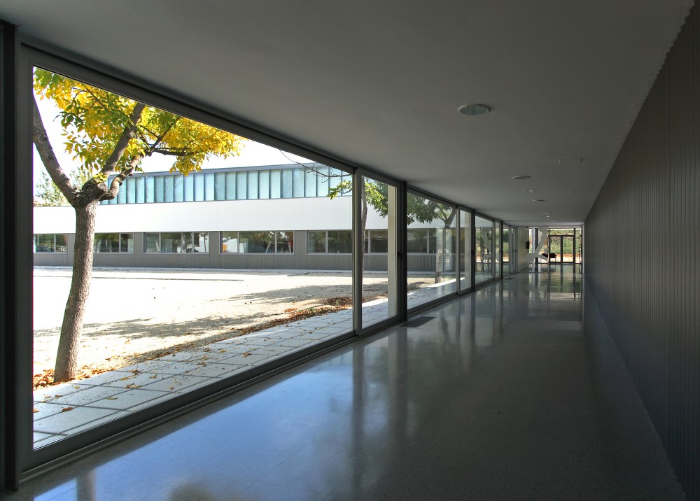 Extension and Renovation Works at the Social Center Mirasol / ONL Arquitectura