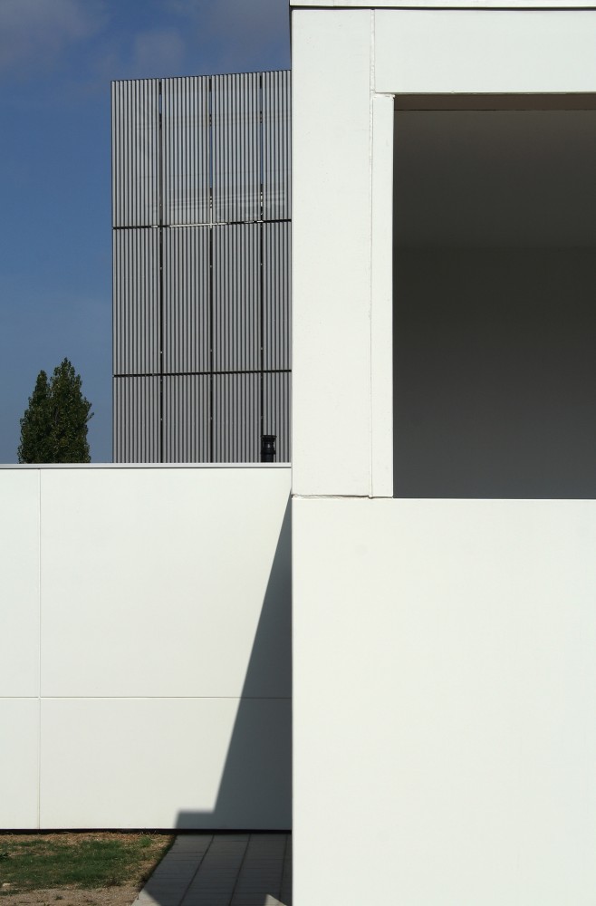 Extension and Renovation Works at the Social Center Mirasol / ONL Arquitectura
