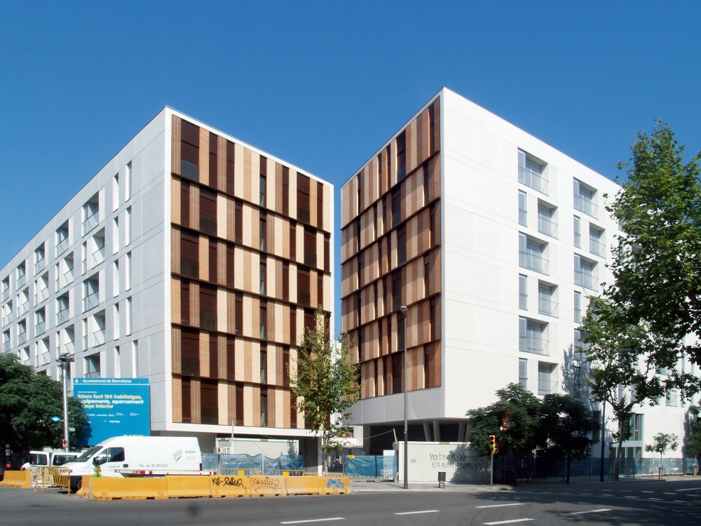 154 Rental Social Housing and Public Building for the Barcelona Municipal Housing / ONL Arquitectura
