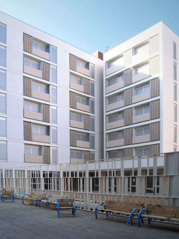 154 Rental Social Housing and Public Building for the Barcelona Municipal Housing / ONL Arquitectura