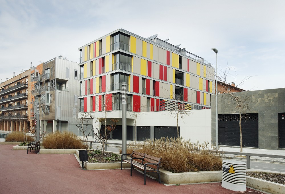 16 Social Housing for Granollers Town Hall / ONL Arquitectura