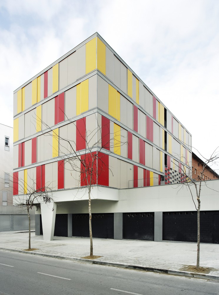 16 Social Housing for Granollers Town Hall / ONL Arquitectura