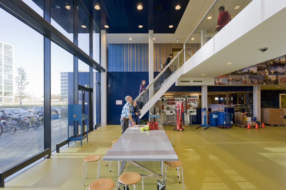 Shipping and Transport College / DP6